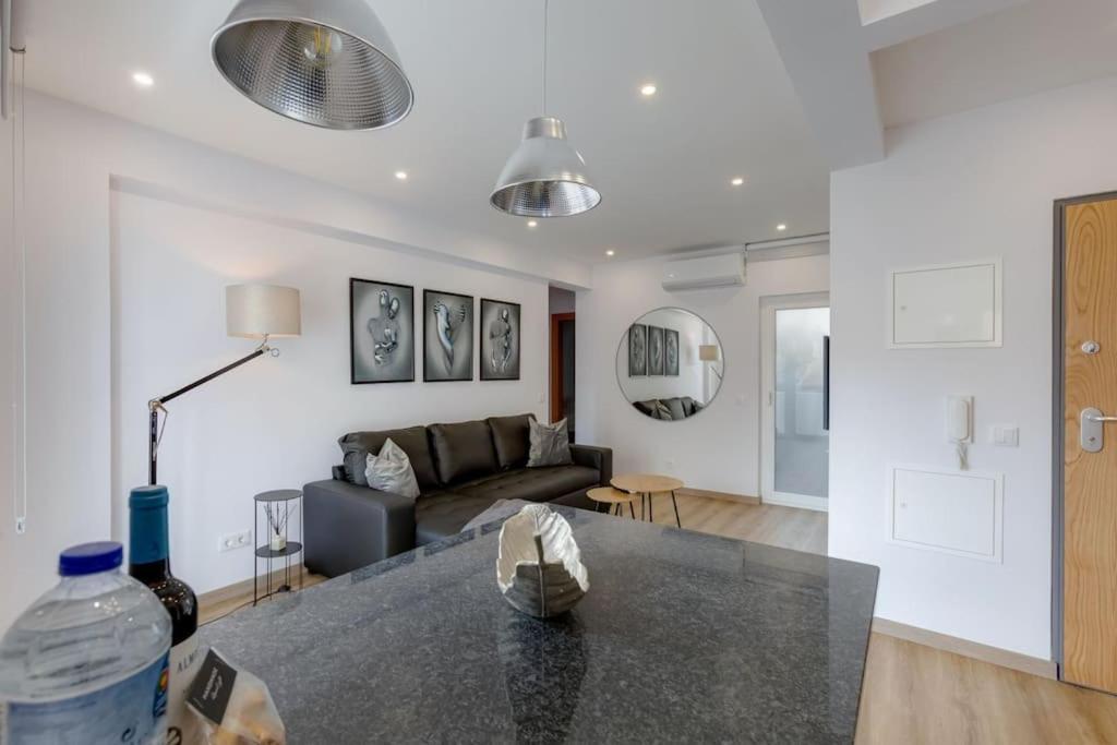 Yollaapartment ลากอส ภายนอก รูปภาพ