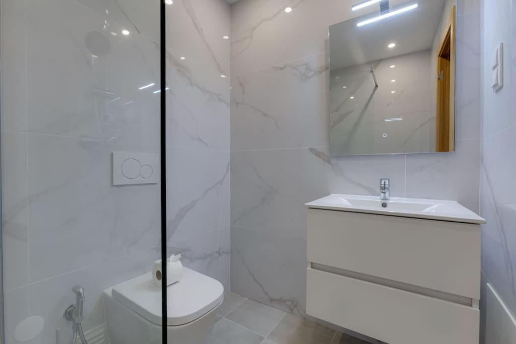 Yollaapartment ลากอส ภายนอก รูปภาพ