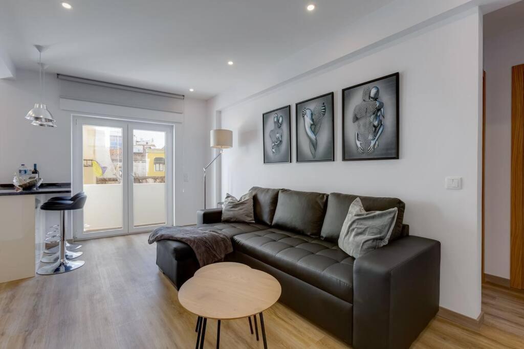 Yollaapartment ลากอส ภายนอก รูปภาพ
